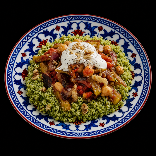 Låda 3 –Auberginegryta med okra och kikärtor, serveras med grön couscous